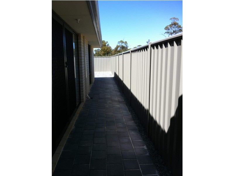 9 Glastonbury Road, Leda WA 6170