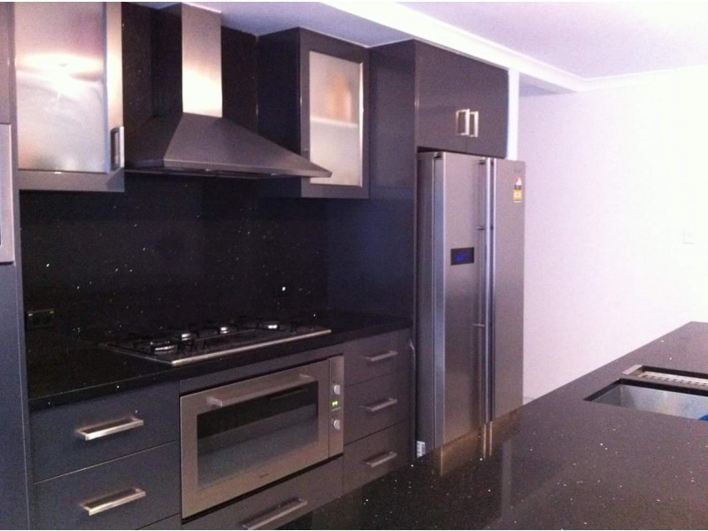 9 Glastonbury Road, Leda WA 6170