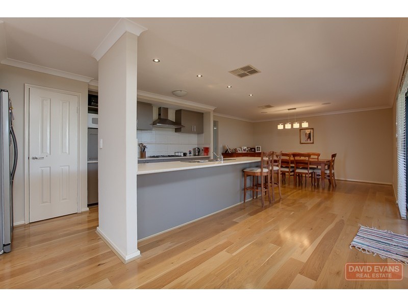 8 Oxenholme Way, Waikiki WA 6169