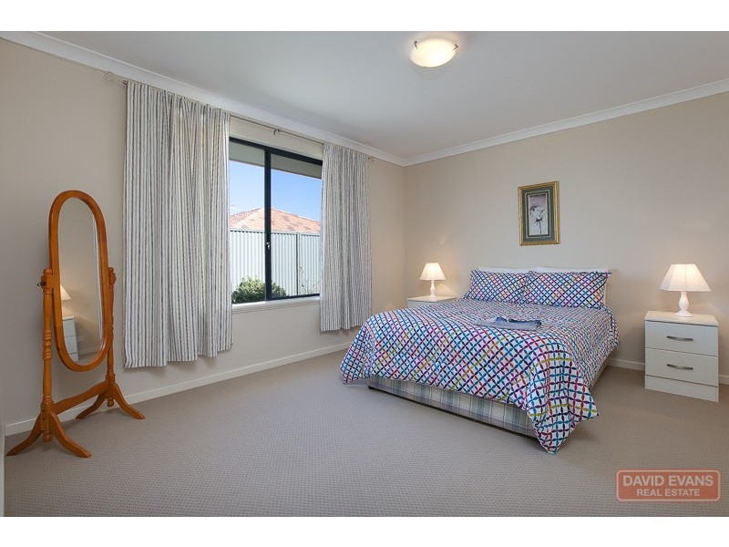 8 Oxenholme Way, Waikiki WA 6169