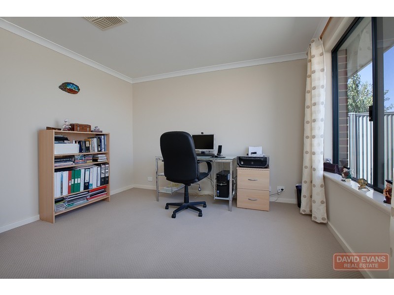 8 Oxenholme Way, Waikiki WA 6169