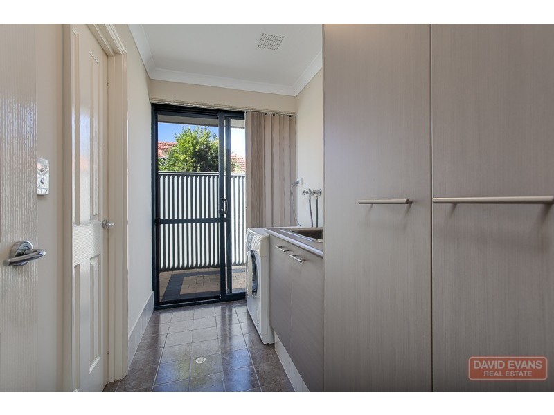 8 Oxenholme Way, Waikiki WA 6169