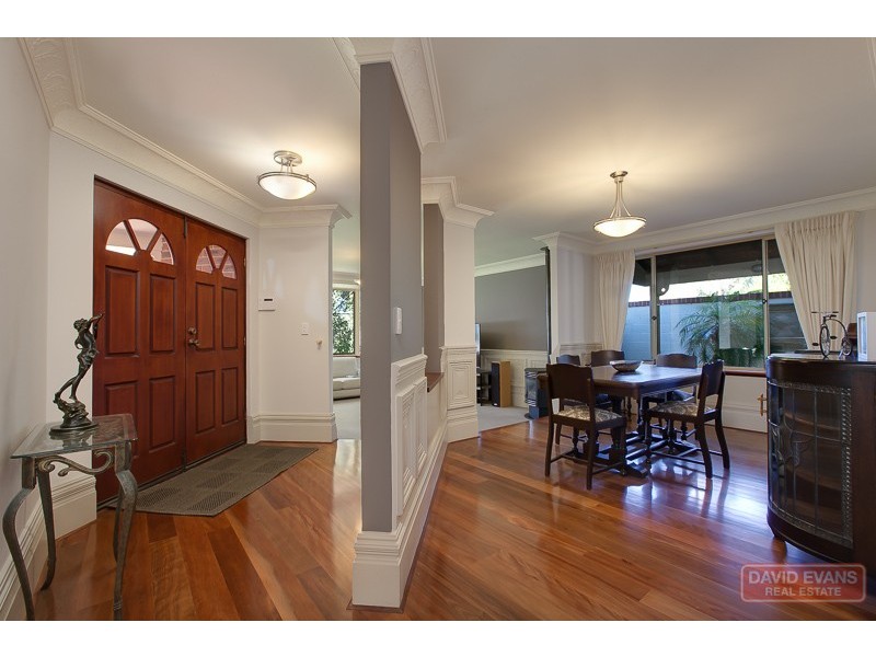 8 Pembroke Court, Warnbro WA 6169