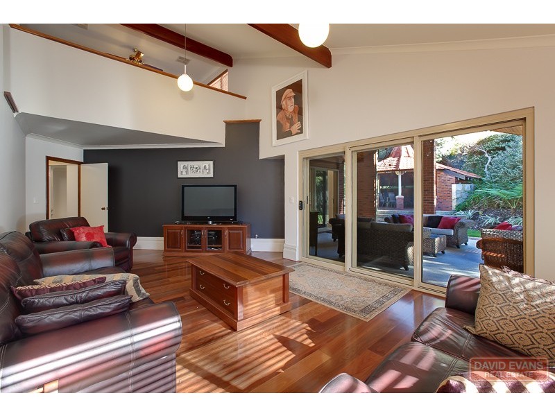 8 Pembroke Court, Warnbro WA 6169