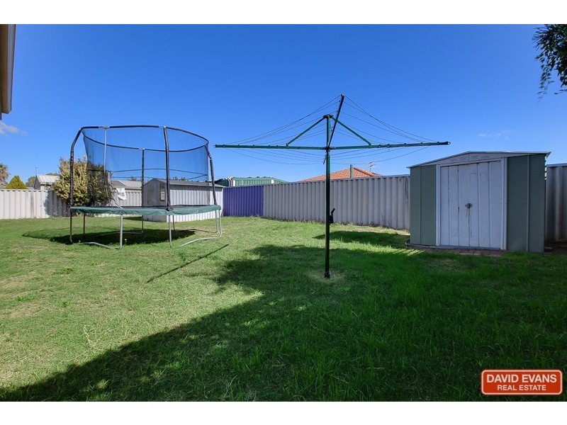 17 Rothesay Court, Cooloongup WA 6168
