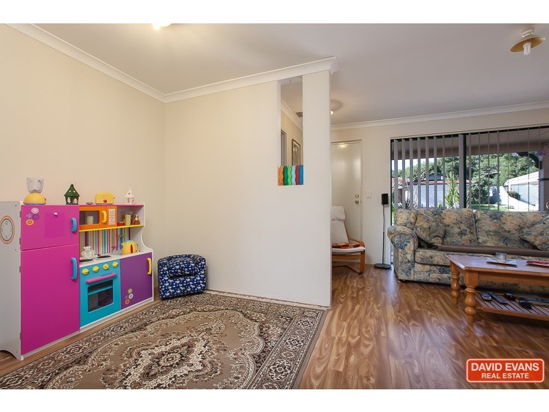 17 Rothesay Court, Cooloongup WA 6168