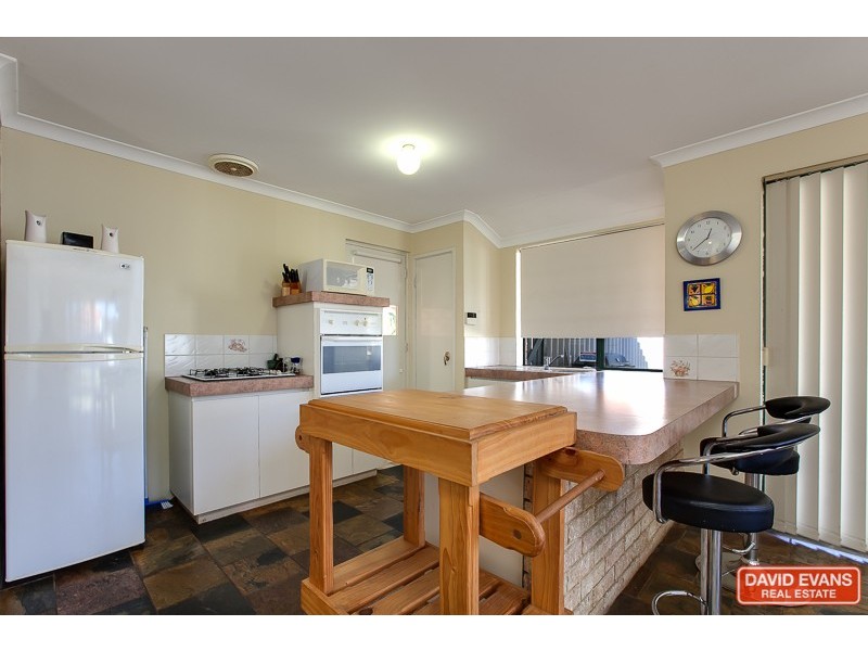 17 Rothesay Court, Cooloongup WA 6168