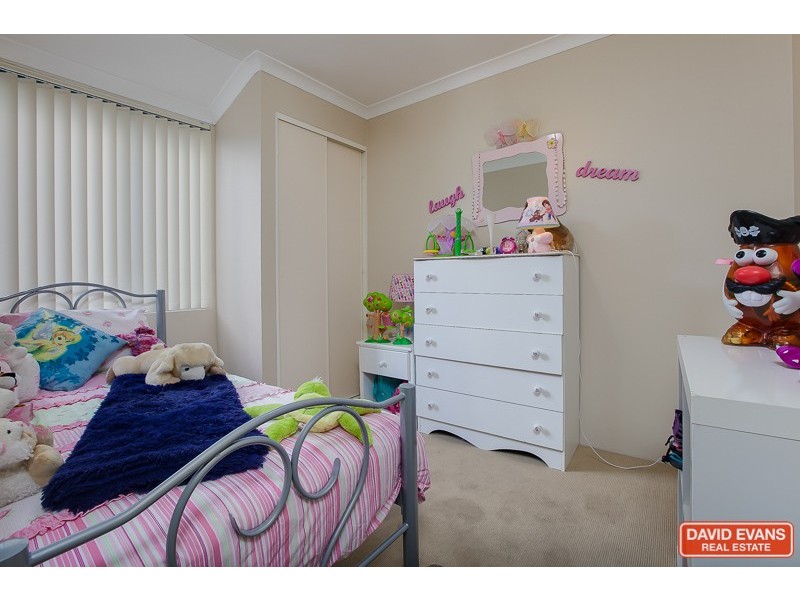 17 Rothesay Court, Cooloongup WA 6168