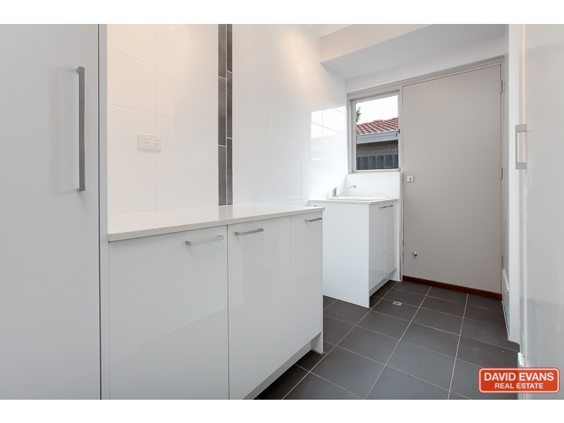 114 Simpson Ave, Rockingham WA 6168