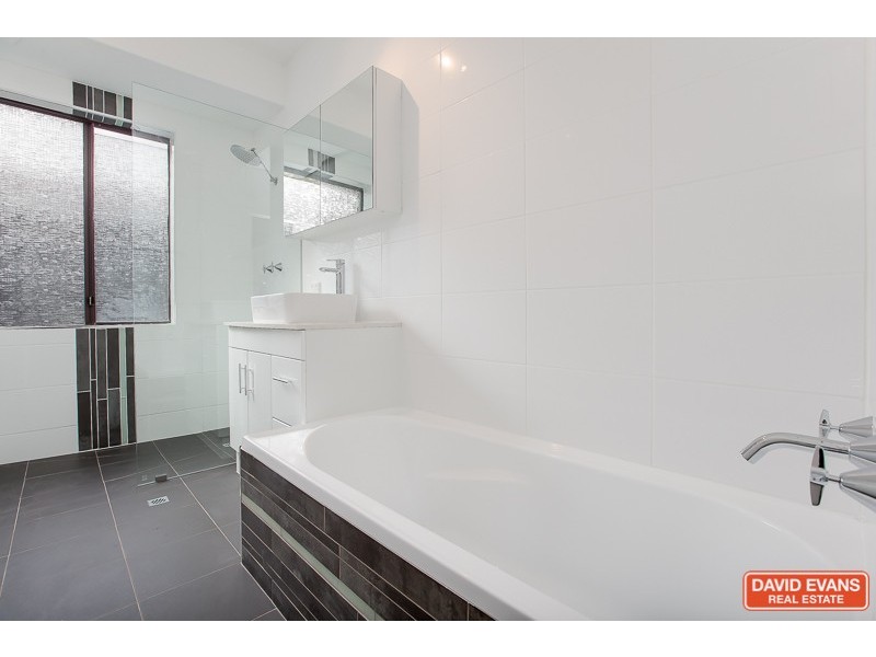 114 Simpson Ave, Rockingham WA 6168