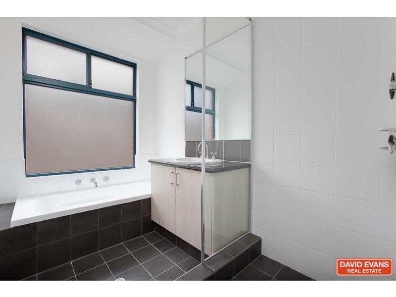 16 Persian Grove, Karnup WA 6176