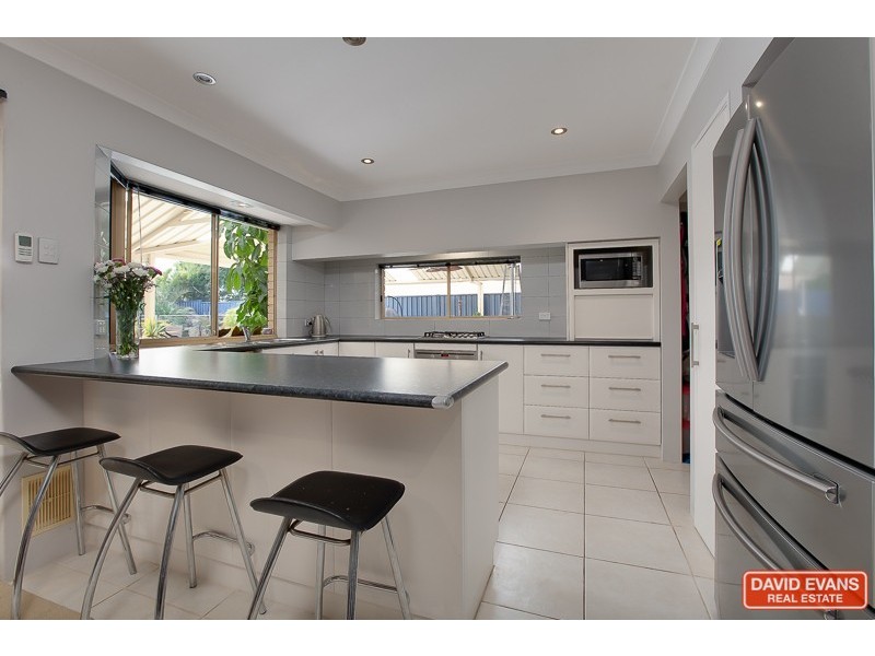 5 Cowrie Court, Waikiki WA 6169