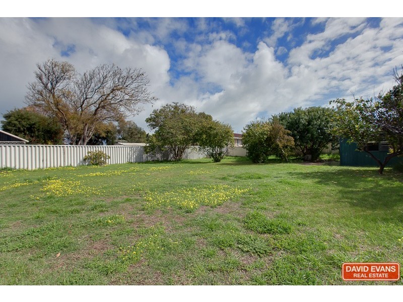 8 Regan Street, Rockingham WA 6168