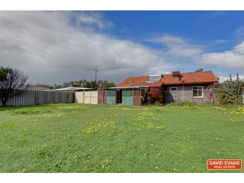 8 Regan Street, Rockingham WA 6168