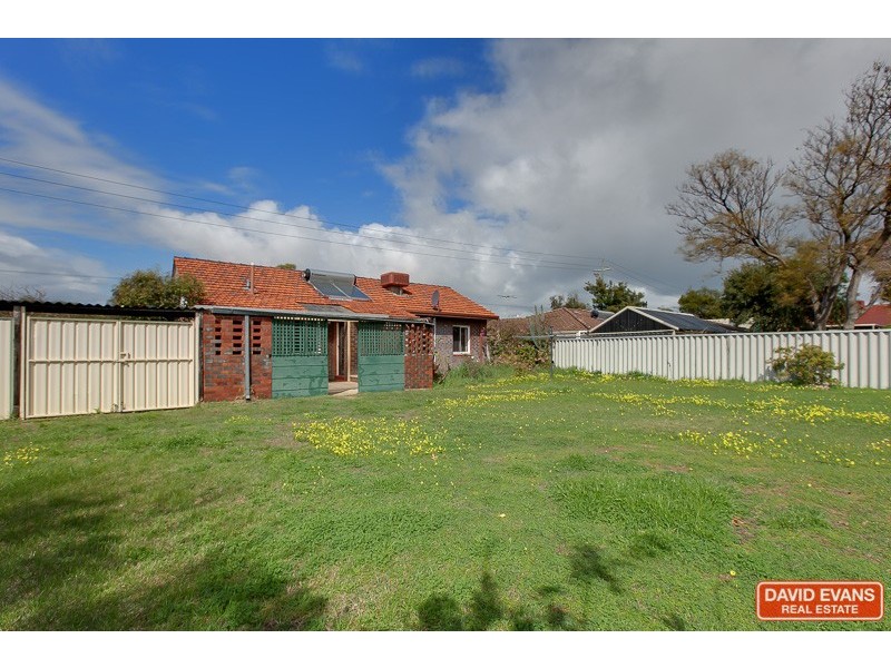 8 Regan Street, Rockingham WA 6168