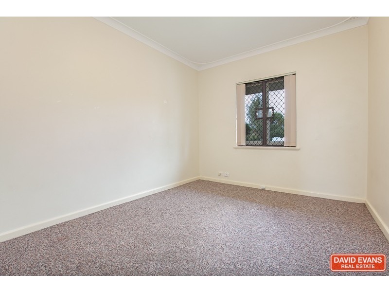 8 Regan Street, Rockingham WA 6168