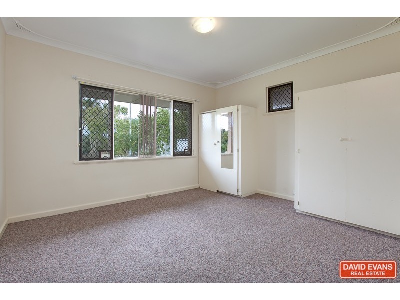 8 Regan Street, Rockingham WA 6168