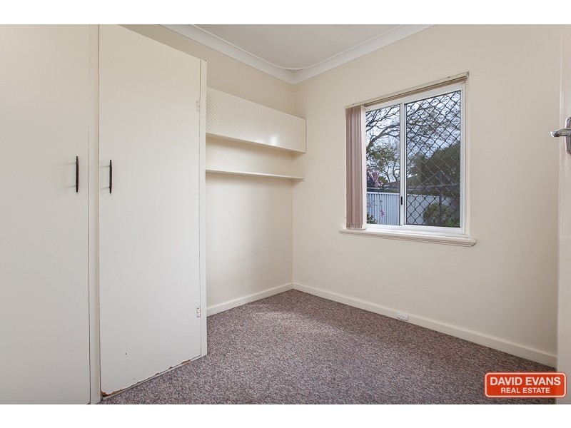 8 Regan Street, Rockingham WA 6168