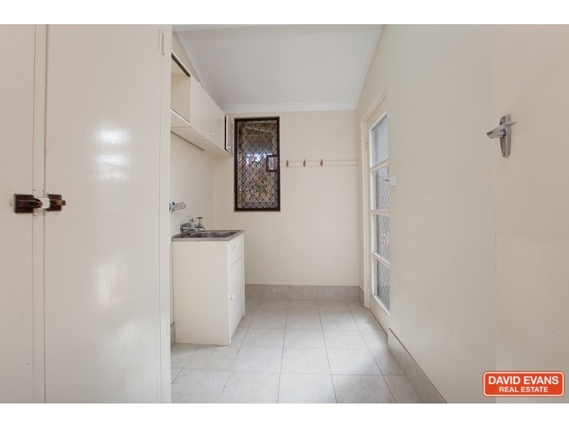 8 Regan Street, Rockingham WA 6168