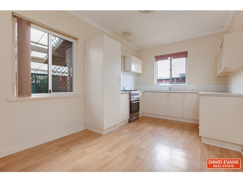 8 Regan Street, Rockingham WA 6168