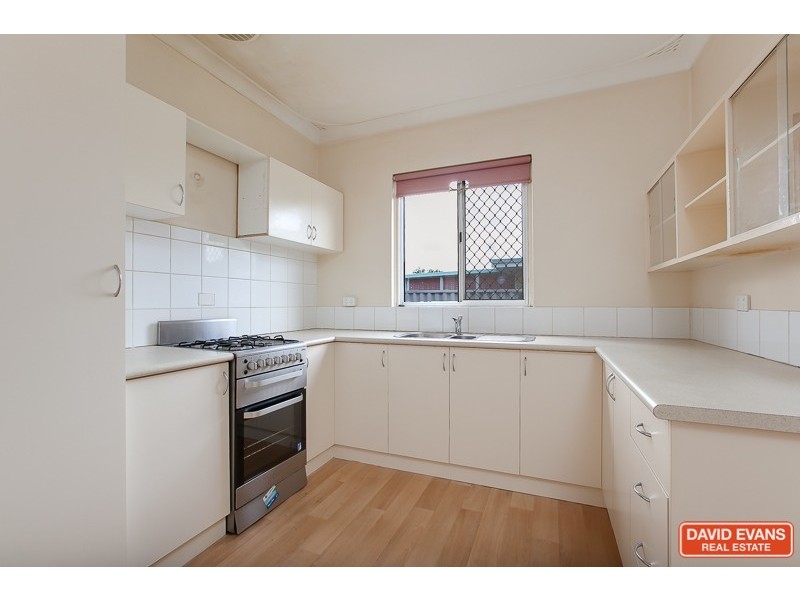 8 Regan Street, Rockingham WA 6168