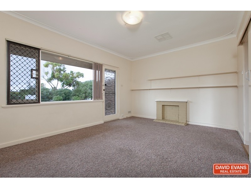 8 Regan Street, Rockingham WA 6168