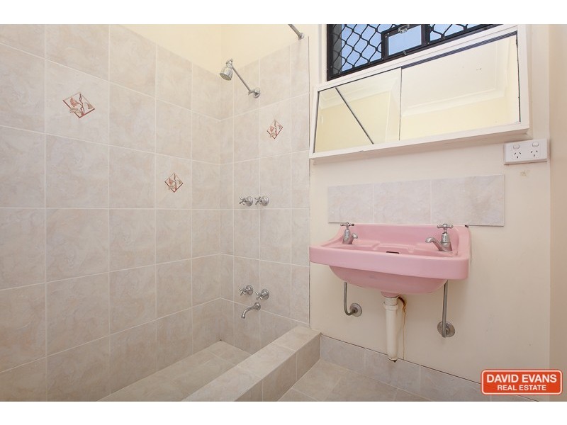 8 Regan Street, Rockingham WA 6168