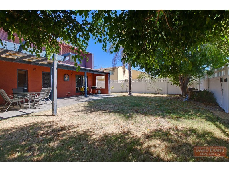 18 Corvus Place, Rockingham WA 6168