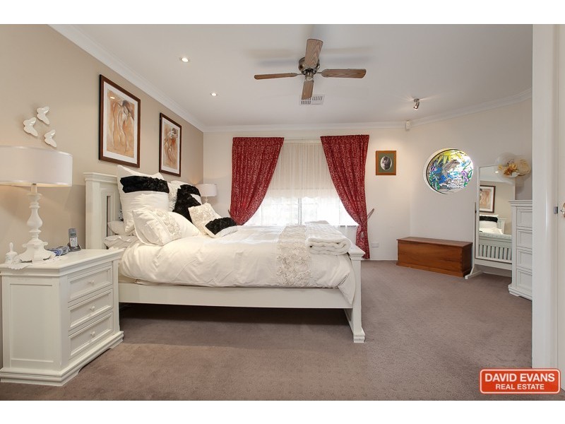 8 Rochefort Retreat, Port Kennedy WA 6172