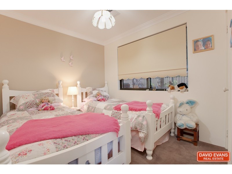 8 Rochefort Retreat, Port Kennedy WA 6172