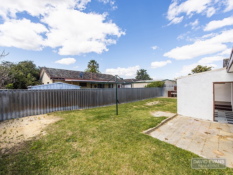 12 Leo Place, Rockingham WA 6168