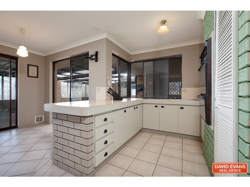 16 Noreena Avenue, Golden Bay WA 6174