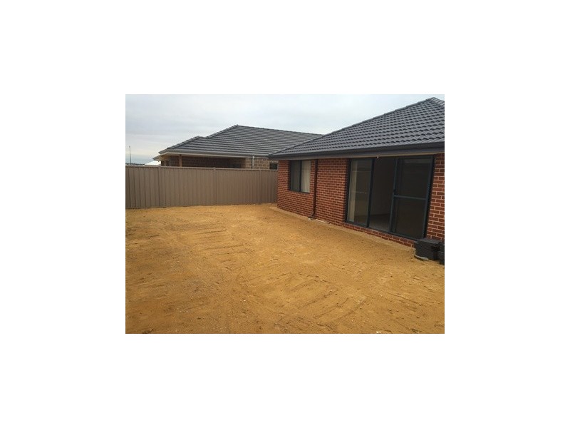 16 Persian Grove, Karnup WA 6176