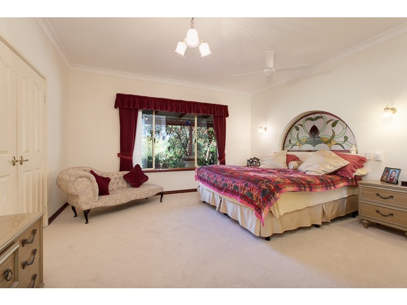 13 Raywood Road, Bouvard WA 6211