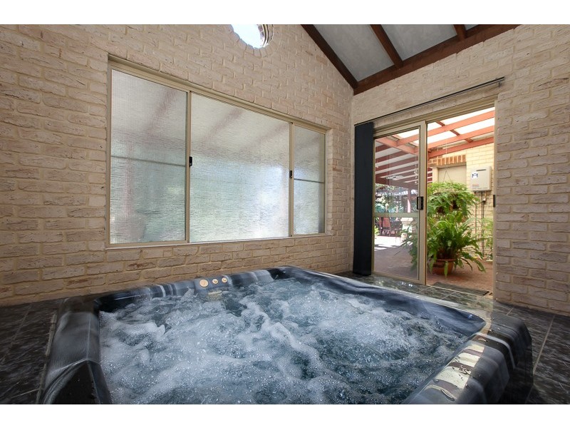 13 Raywood Road, Bouvard WA 6211