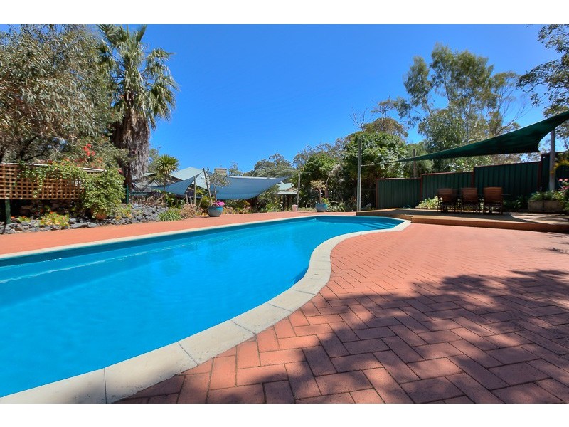 13 Raywood Road, Bouvard WA 6211