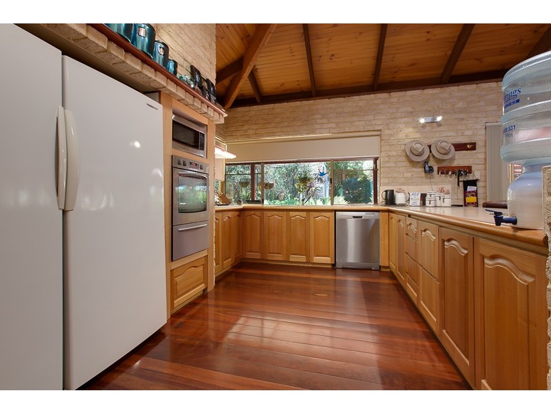 13 Raywood Road, Bouvard WA 6211