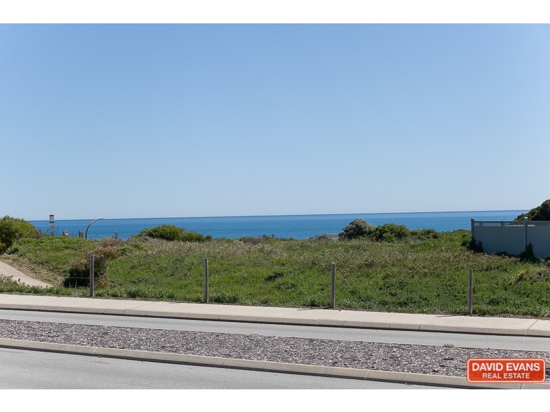 46 Boardwalk Boulevard, Halls Head WA 6210