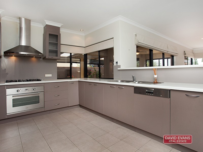 21 Ensign Way, Wannanup WA 6210