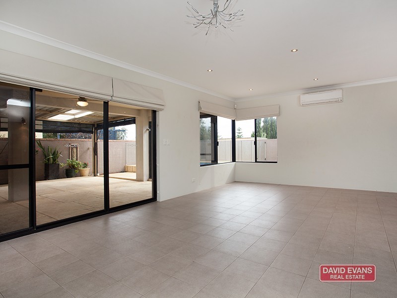 21 Ensign Way, Wannanup WA 6210