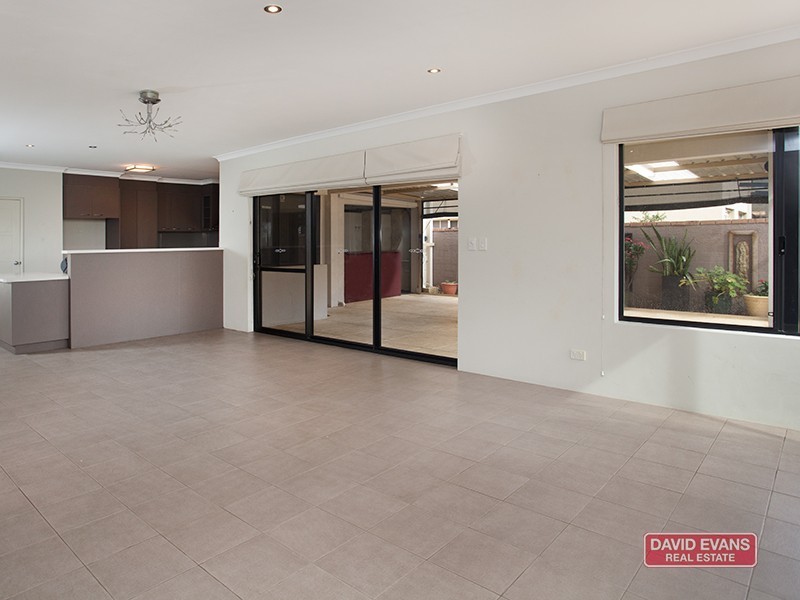 21 Ensign Way, Wannanup WA 6210