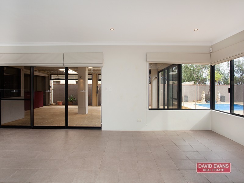 21 Ensign Way, Wannanup WA 6210