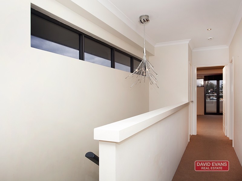 21 Ensign Way, Wannanup WA 6210