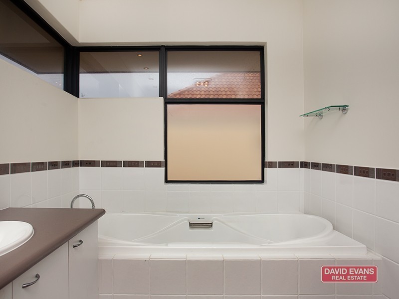 21 Ensign Way, Wannanup WA 6210