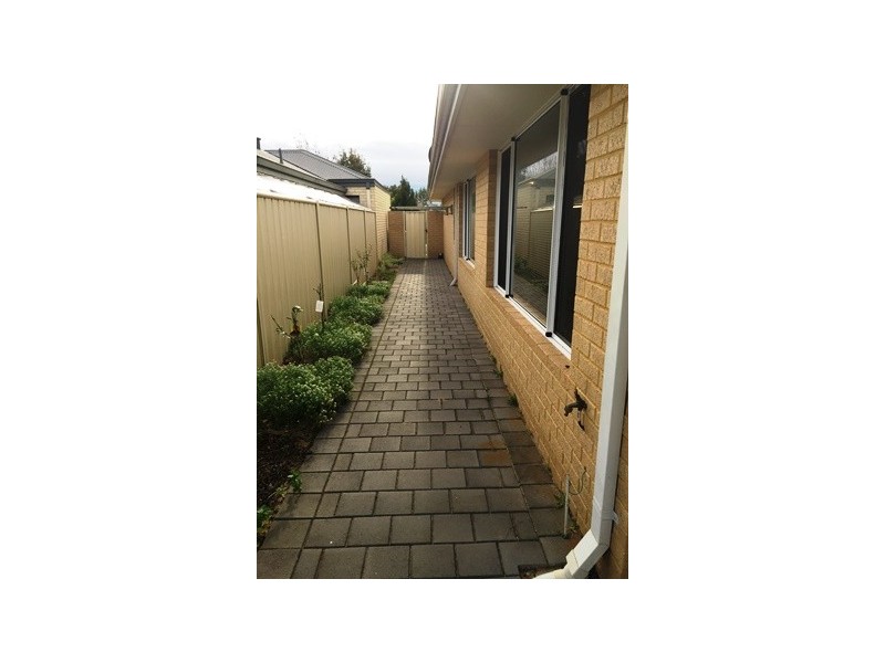 10 Laredo Loop, Port Kennedy WA 6172