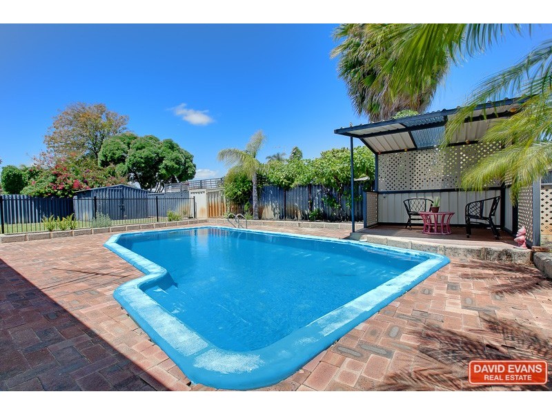 4 Jubilee Drive, Waikiki WA 6169