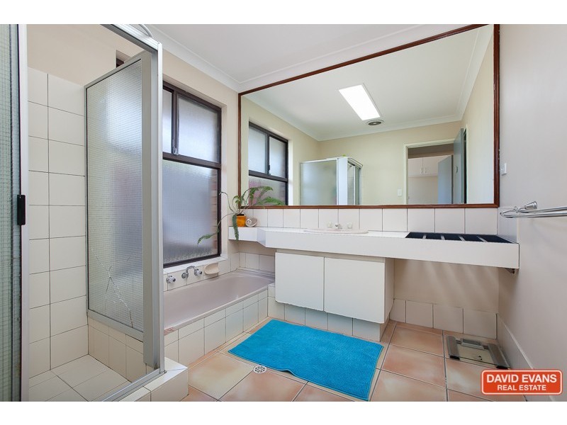 4 Jubilee Drive, Waikiki WA 6169