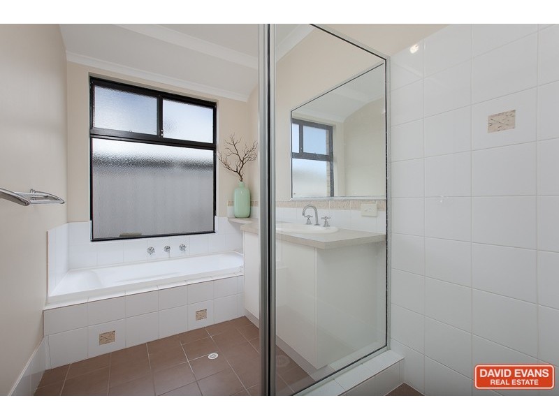 5 Zaragoza Drive, Port Kennedy WA 6172