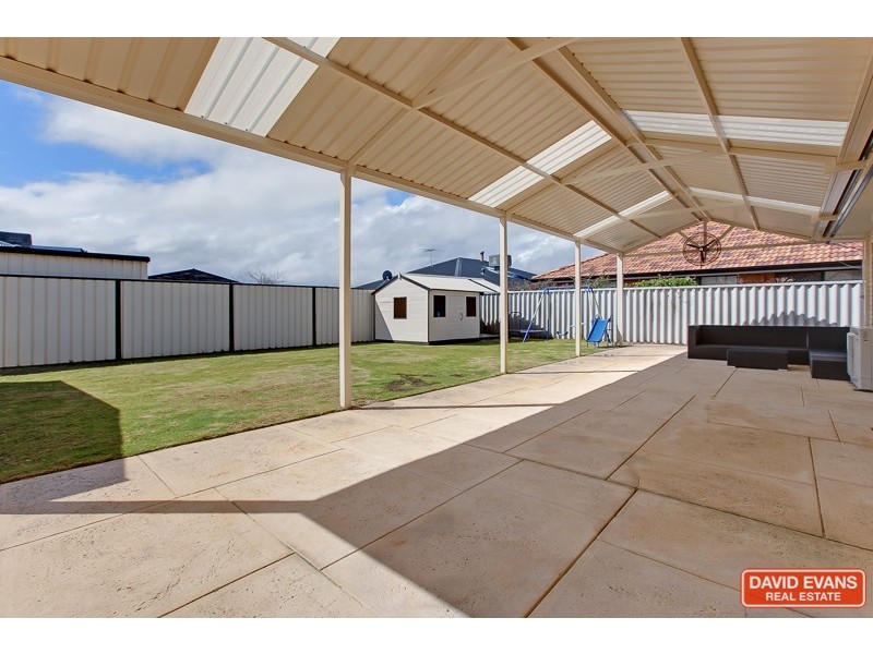 5 Zaragoza Drive, Port Kennedy WA 6172