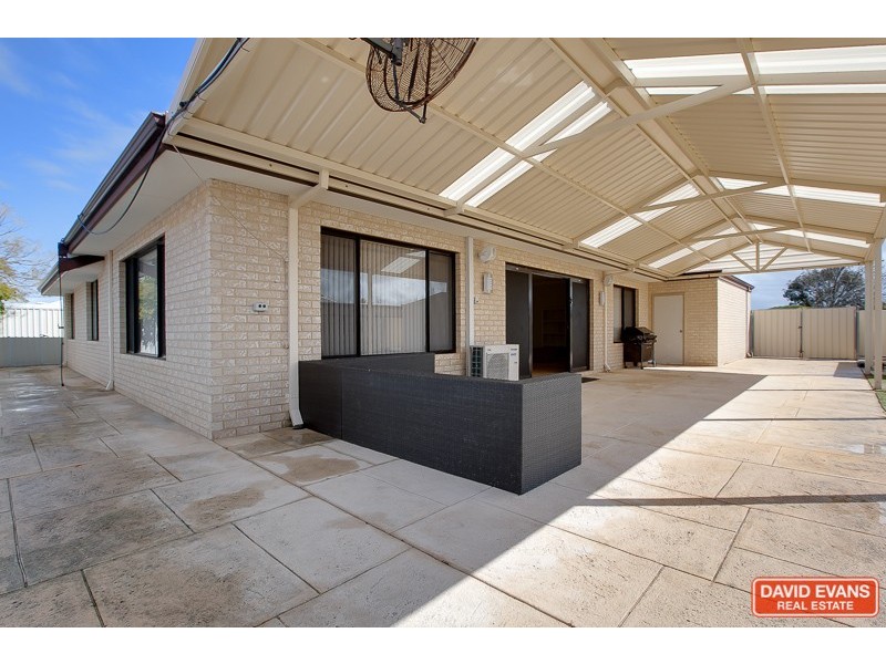 5 Zaragoza Drive, Port Kennedy WA 6172